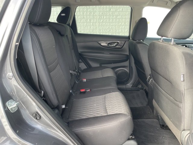 Used 2019 Nissan Rogue SV image 16