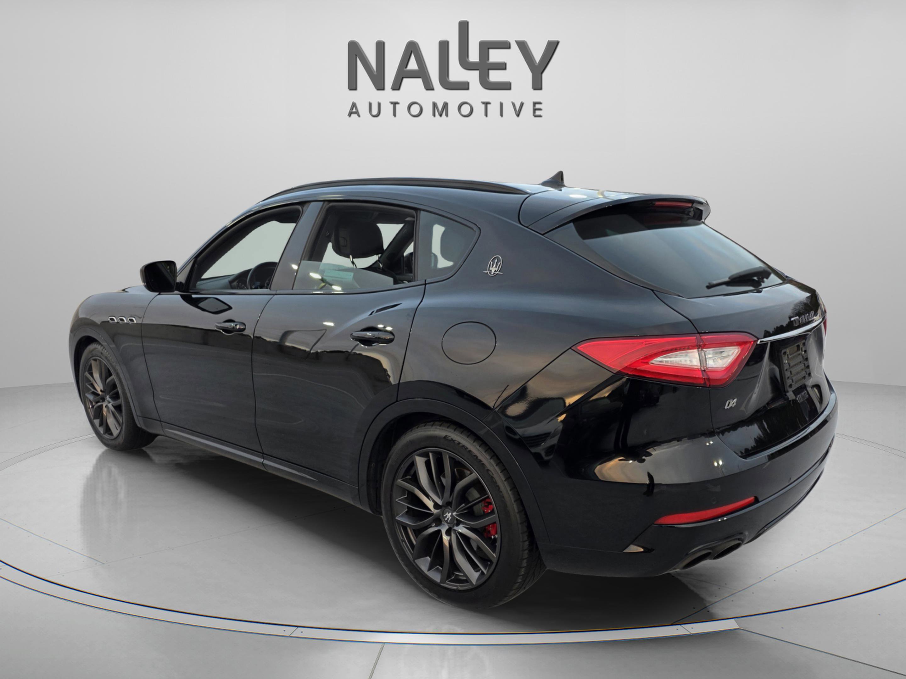 Used 2018 Maserati Levante image 3