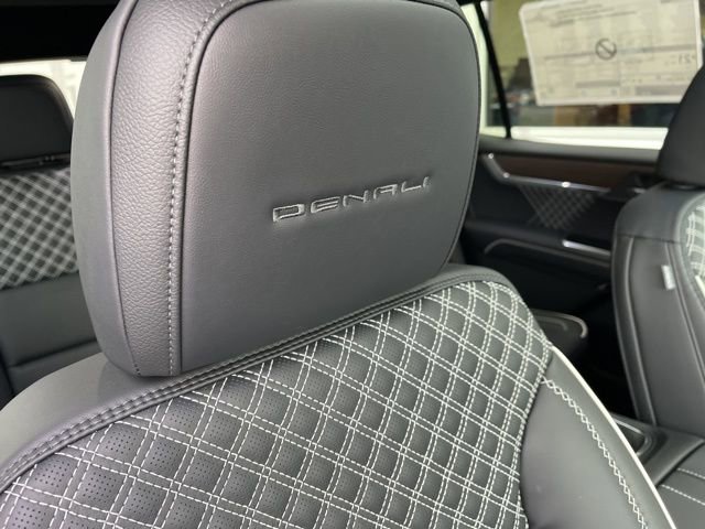 New 2026 GMC Acadia Denali w/ Super Cruise Package image 9