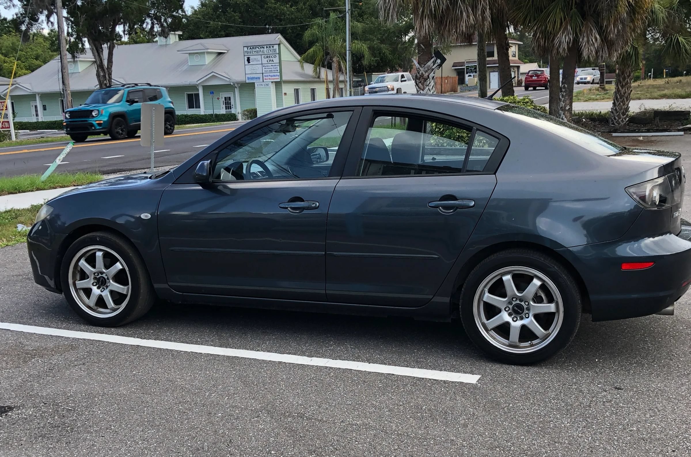 Used 2009 MAZDA MAZDA3 i Touring Value FWD image 6
