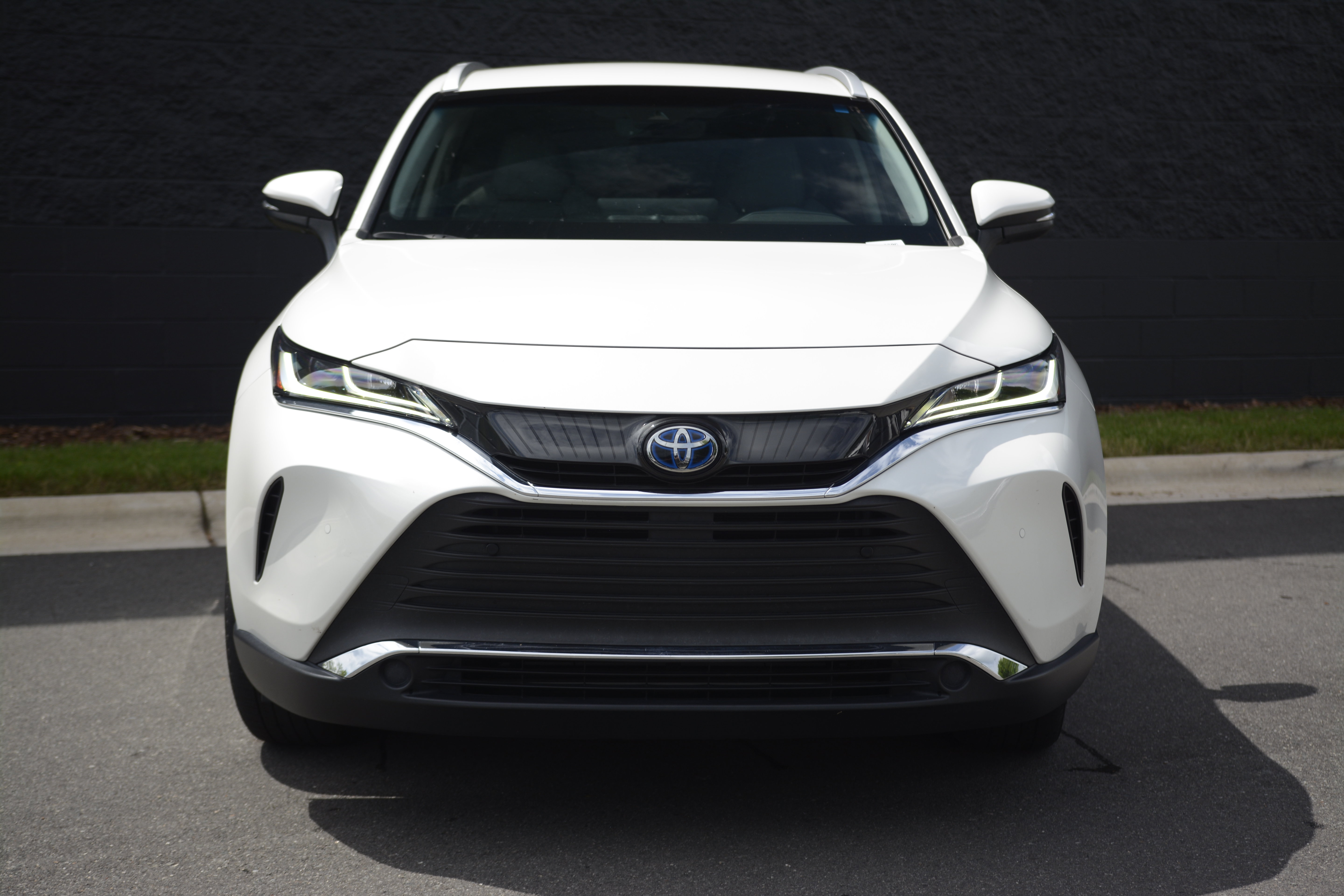 Used 2022 Toyota Venza XLE AWD/4WD image 10