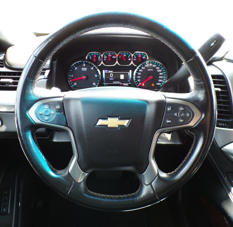 Used 2018 Chevrolet Suburban LT RWD image 15