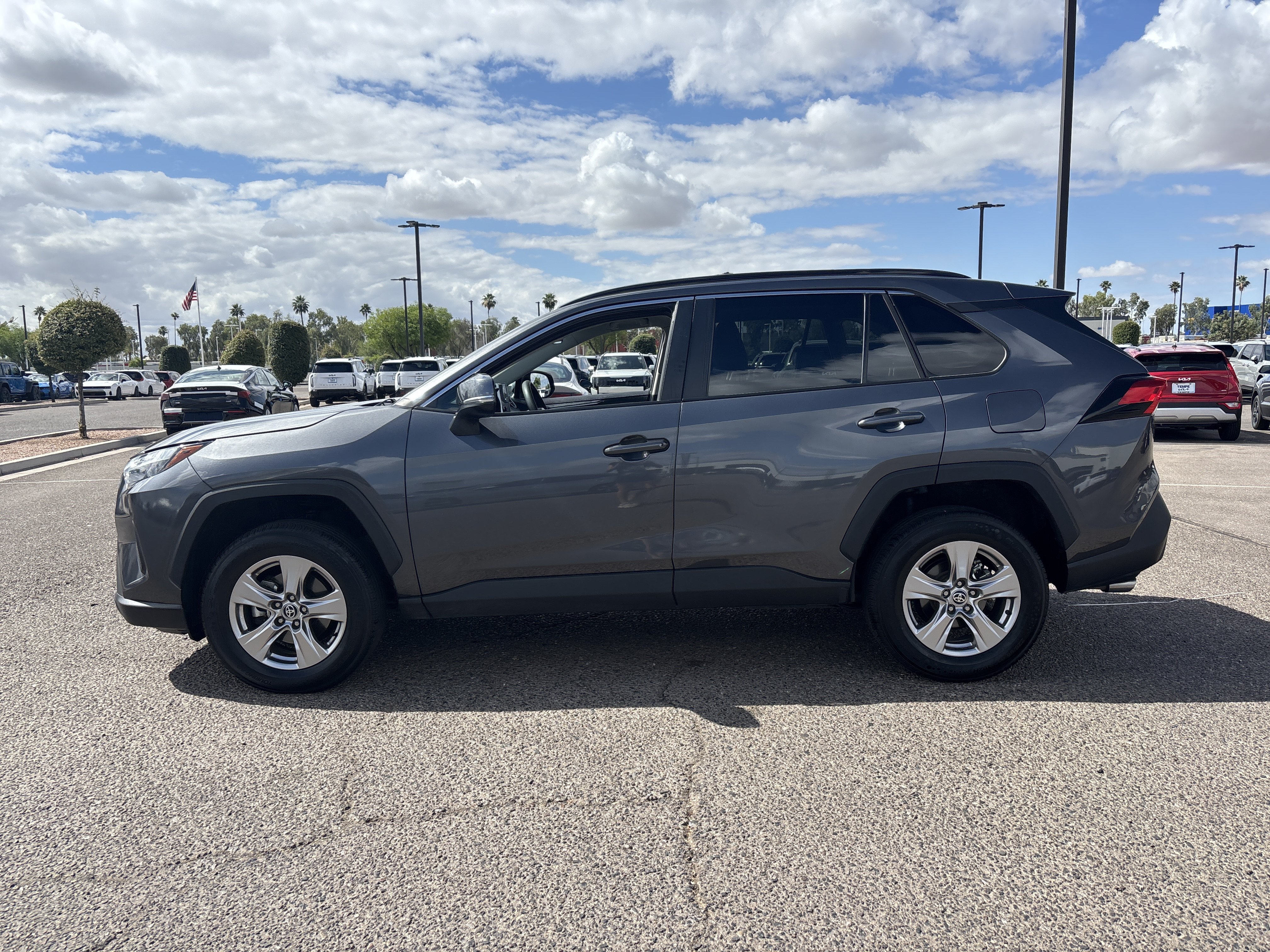 Used 2023 Toyota RAV4 XLE AWD/4WD image 3