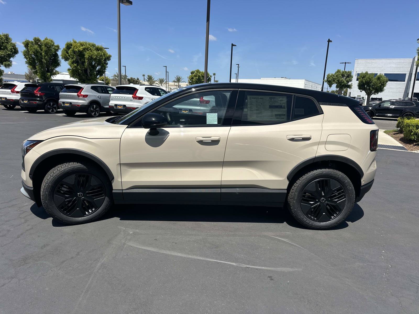 New 2026 Volvo EX30 Cross Country Ultra AWD/4WD image 4