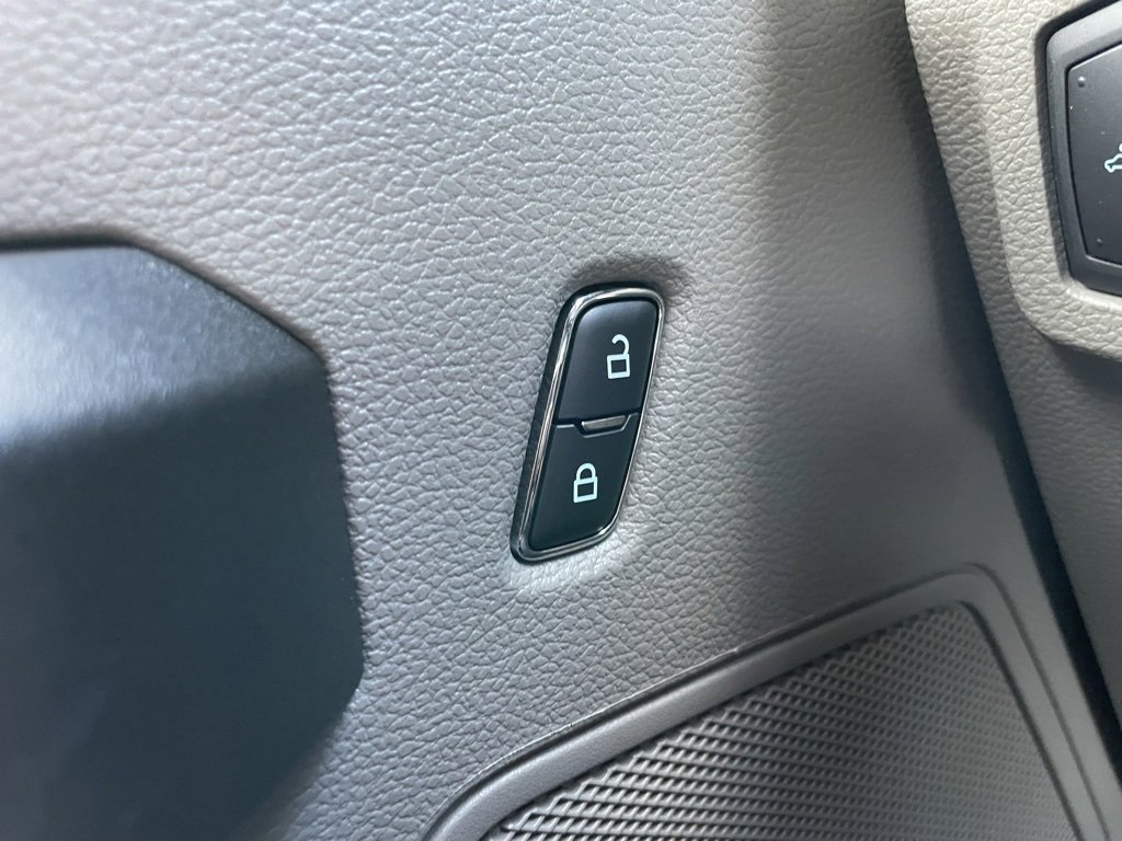 Used 2021 Ford F250 XL w/ Power Equipment Group image 25