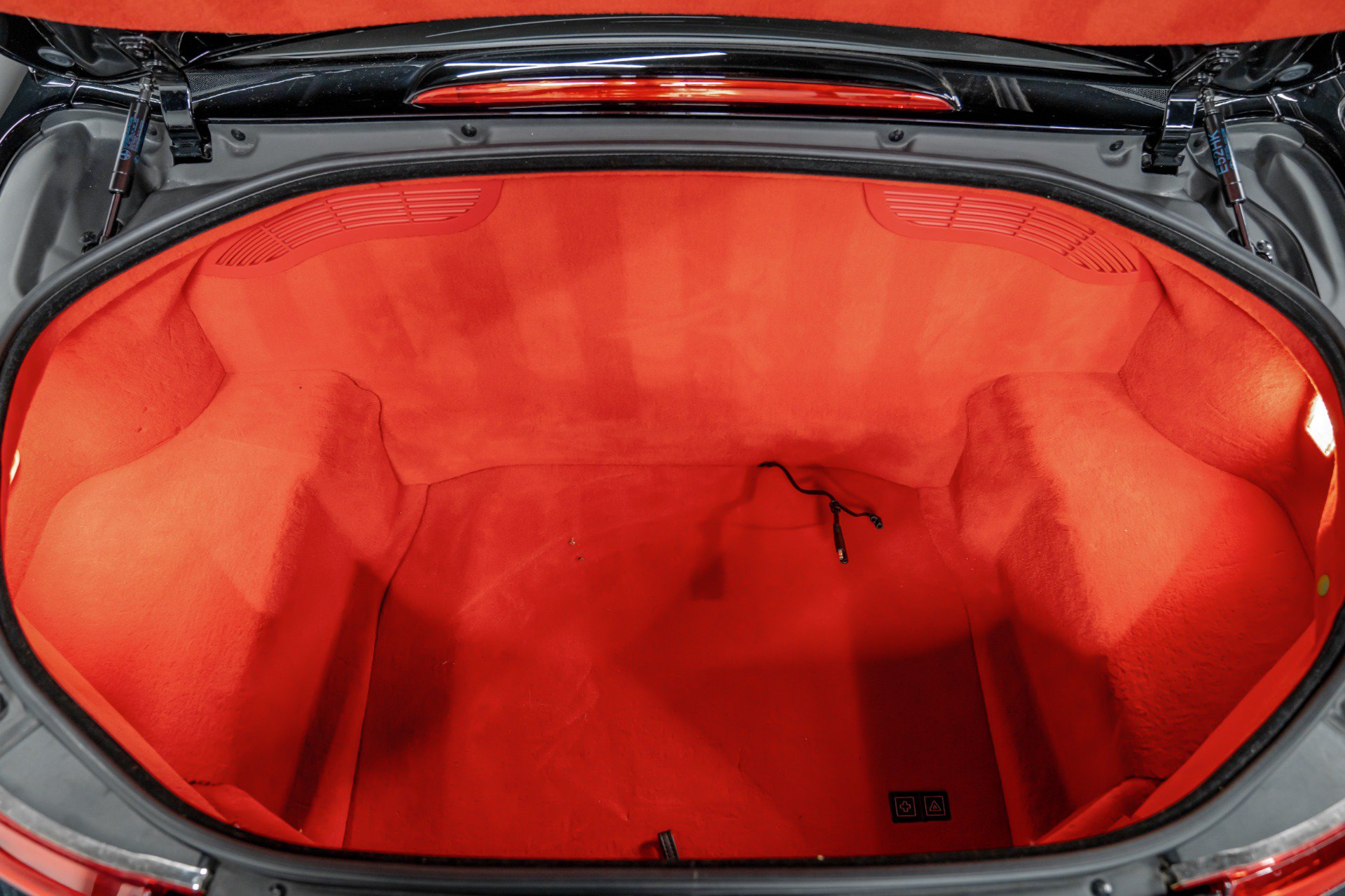 Used 2003 BMW Z8 RWD image 19