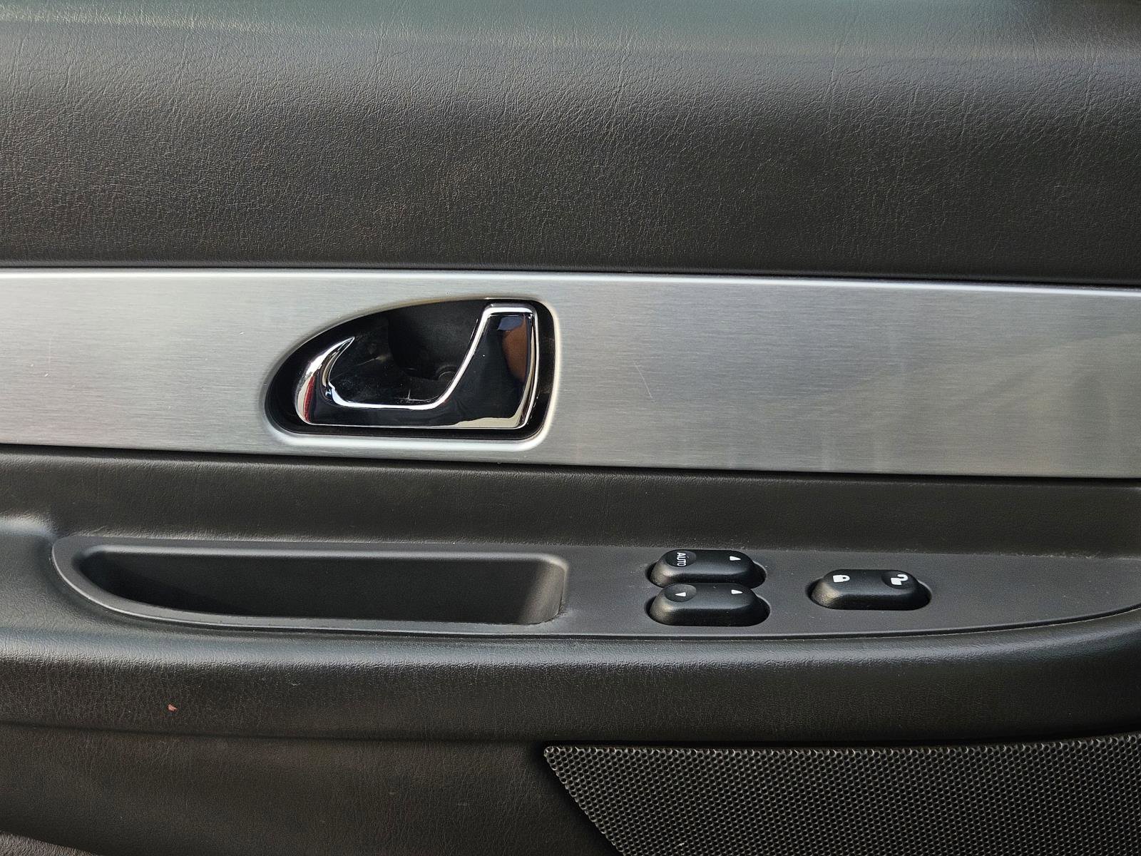 Used 2002 Ford Thunderbird RWD image 23