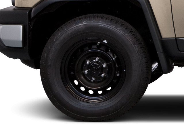 Used 2012 Toyota FJ Cruiser 2WD w/ Upgrade Pkg image 11