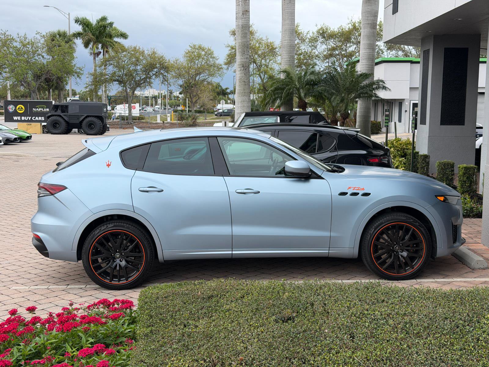 Used 2023 Maserati Levante F Tributo image 3