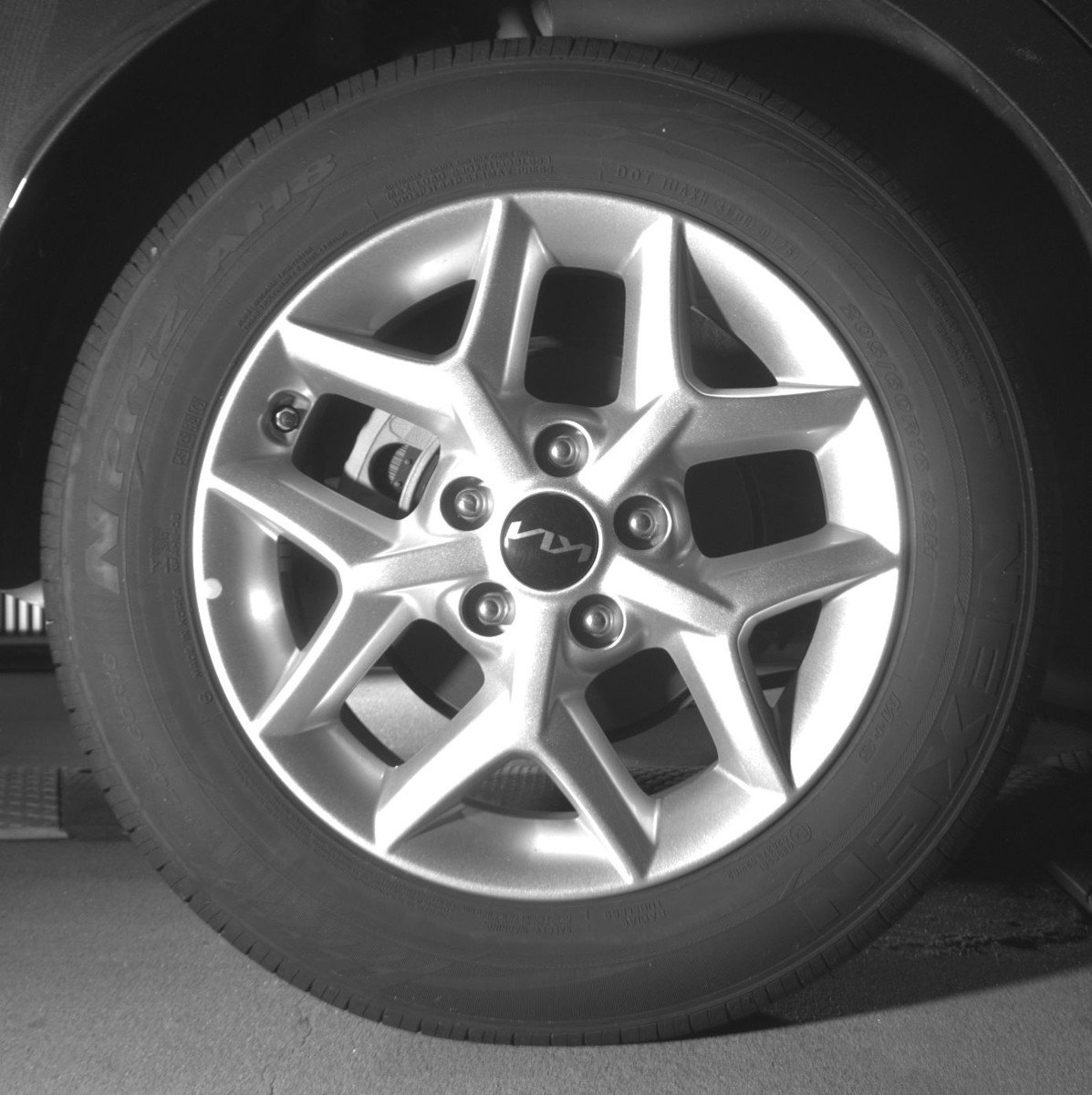 Used 2025 Kia Soul LX w/ LX Technology Package FWD image 15