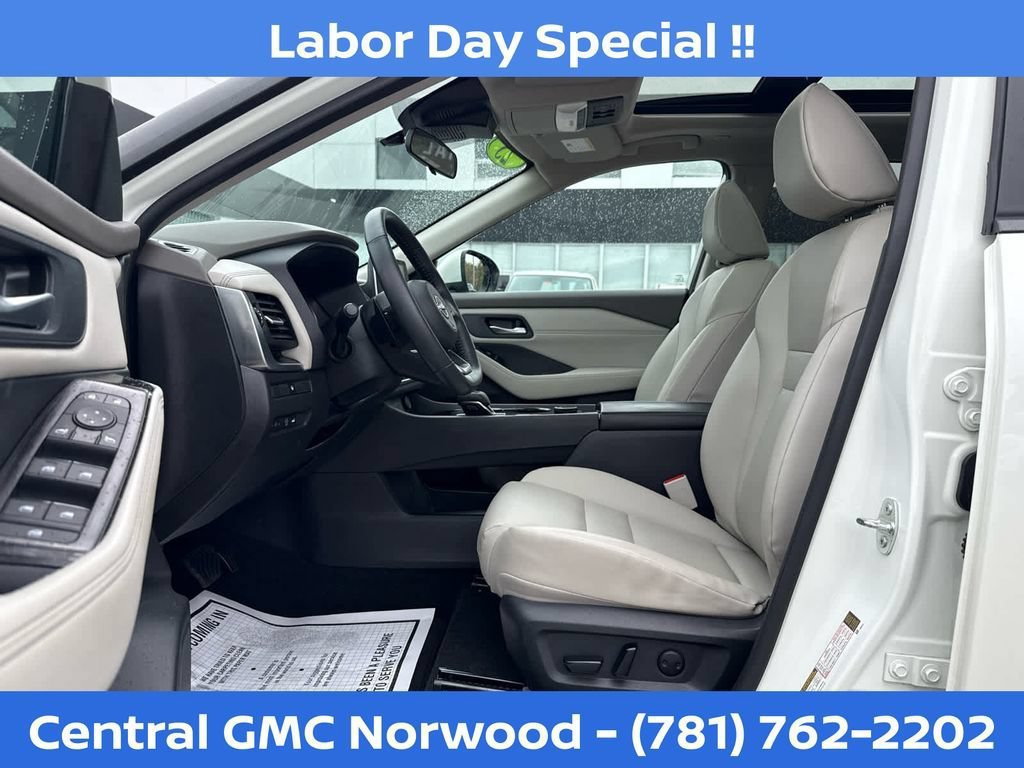 Used 2023 Nissan Rogue SV w/ SV Premium B Package AWD/4WD image 14