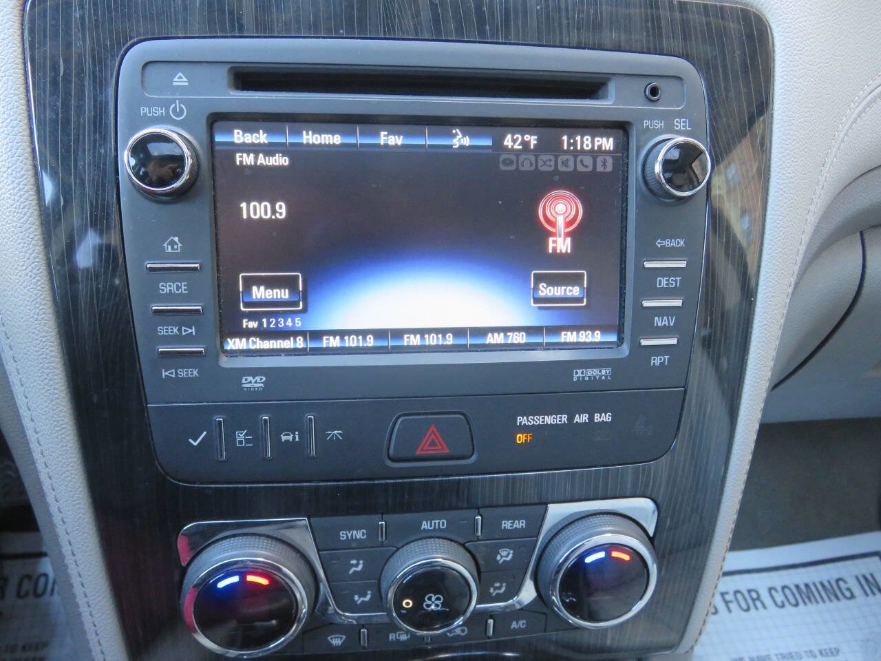 Used 2017 Chevrolet Traverse LT image 19