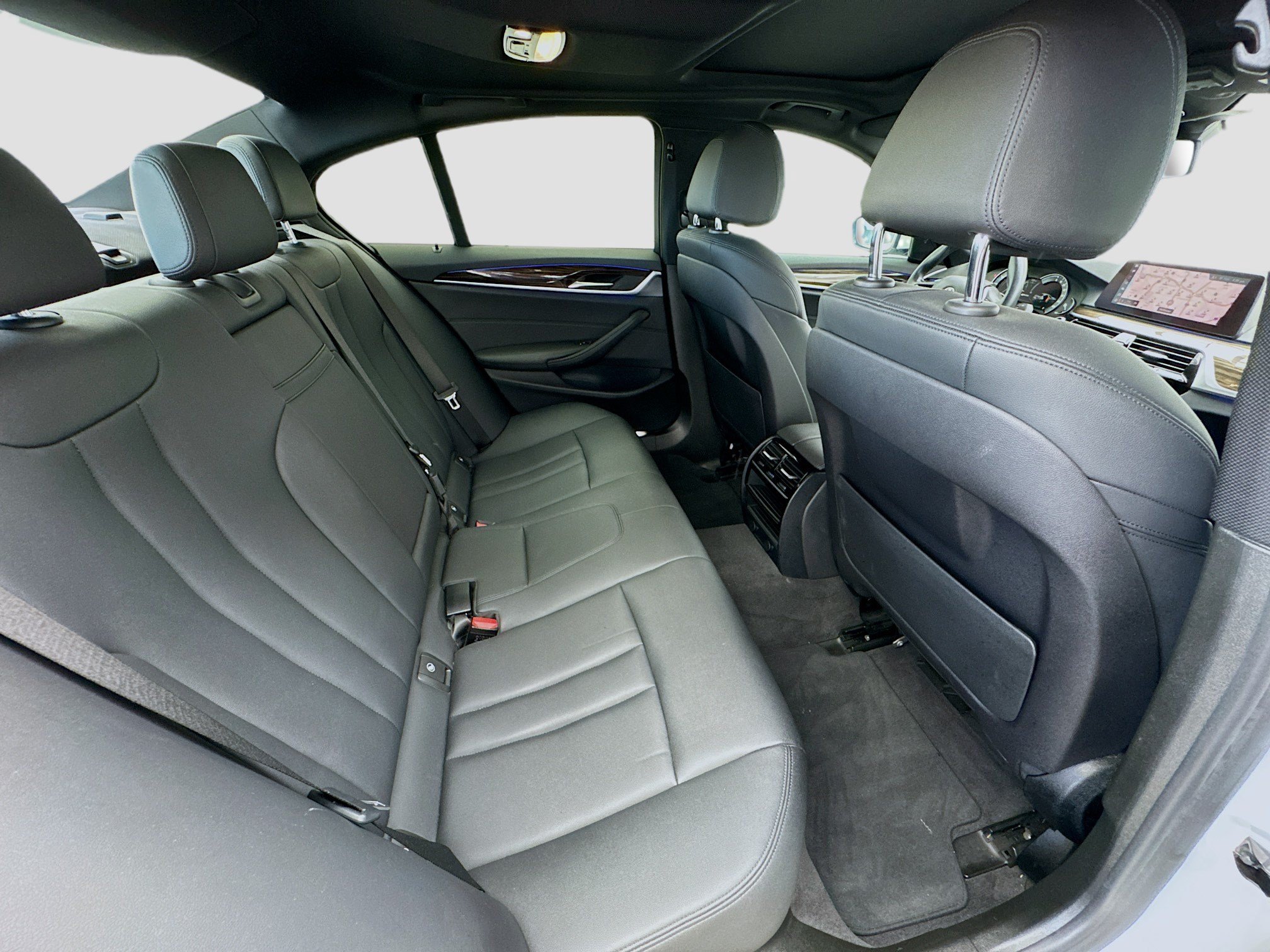 Used 2019 BMW 530e RWD image 19