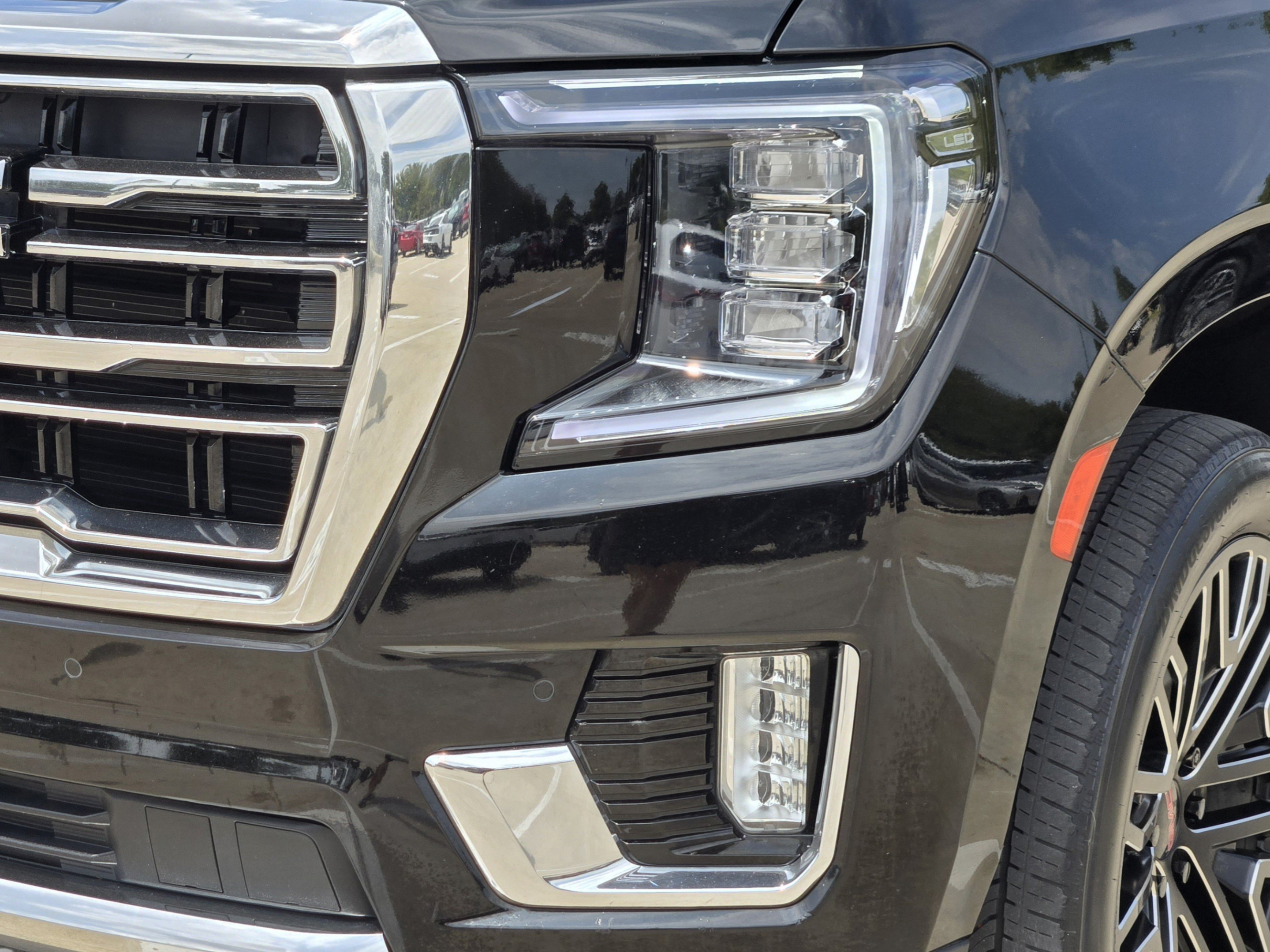 Used 2021 GMC Yukon SLT w/ SLT Luxury Plus Package AWD/4WD image 36