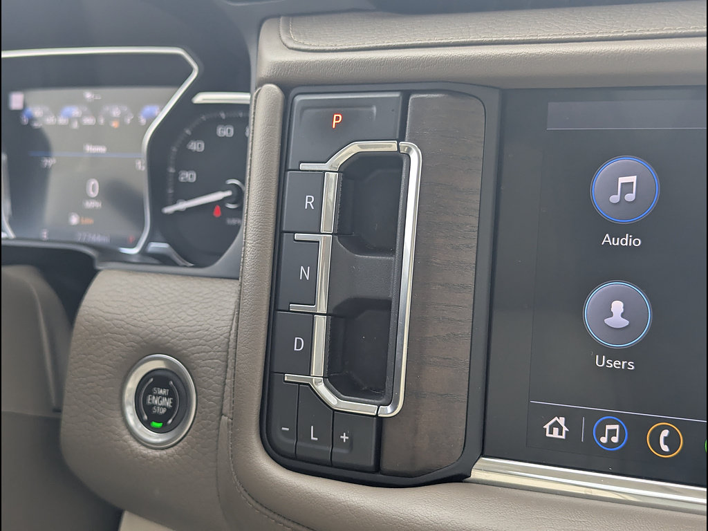 Used 2021 GMC Yukon Denali w/ Denali Premium Package AWD/4WD image 33