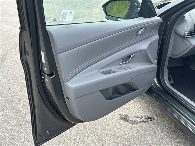 Used 2024 Hyundai Elantra SEL w/ Convenience Package image 12