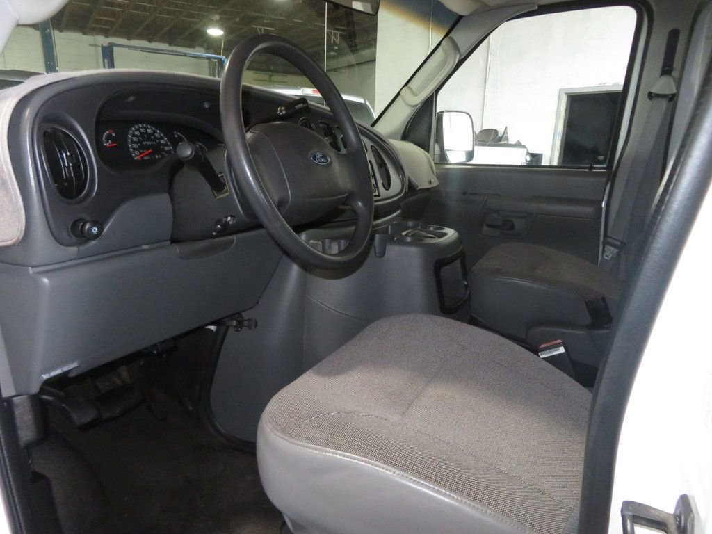 Used 2003 Ford E-350 and Econoline 350 Super Duty Wagon image 18