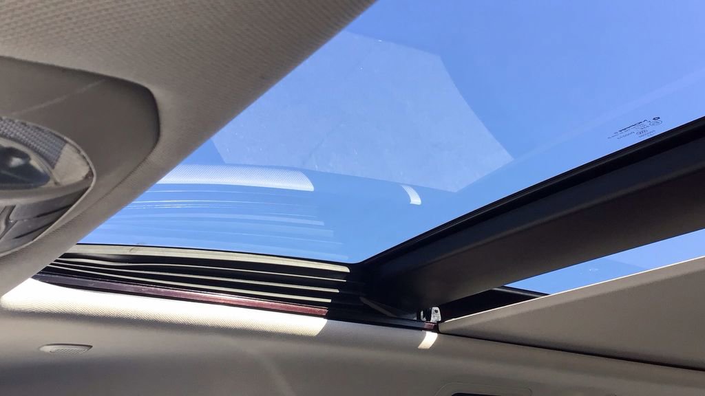 Used 2023 Chrysler Pacifica Limited image 33