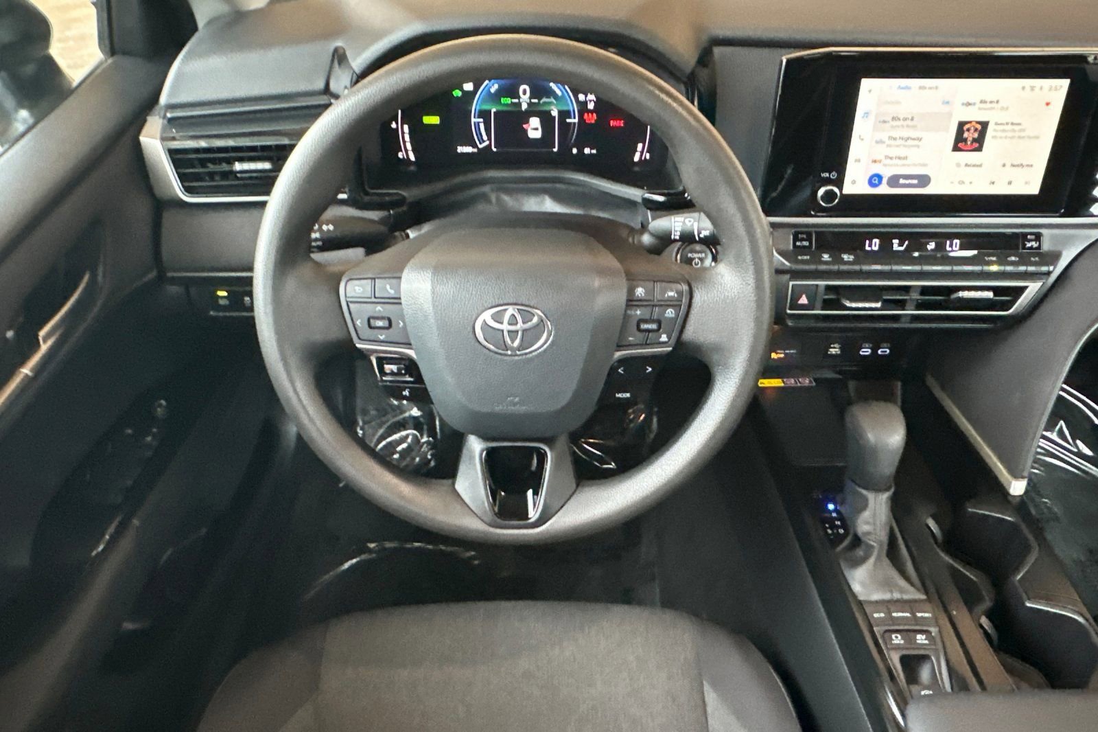 Used 2025 Toyota Camry LE image 14