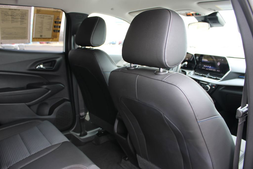 Used 2025 Chevrolet Trax LT image 27