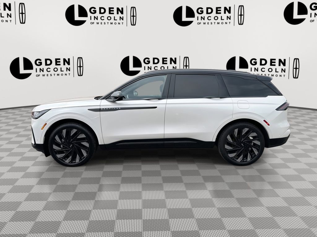 Used 2024 Lincoln Nautilus Reserve w/ Equipment Group 202A AWD/4WD image 5