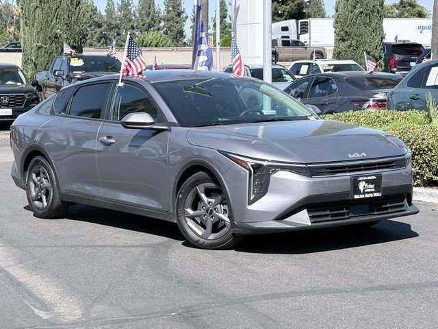 Used 2025 Kia K4 FWD image 2