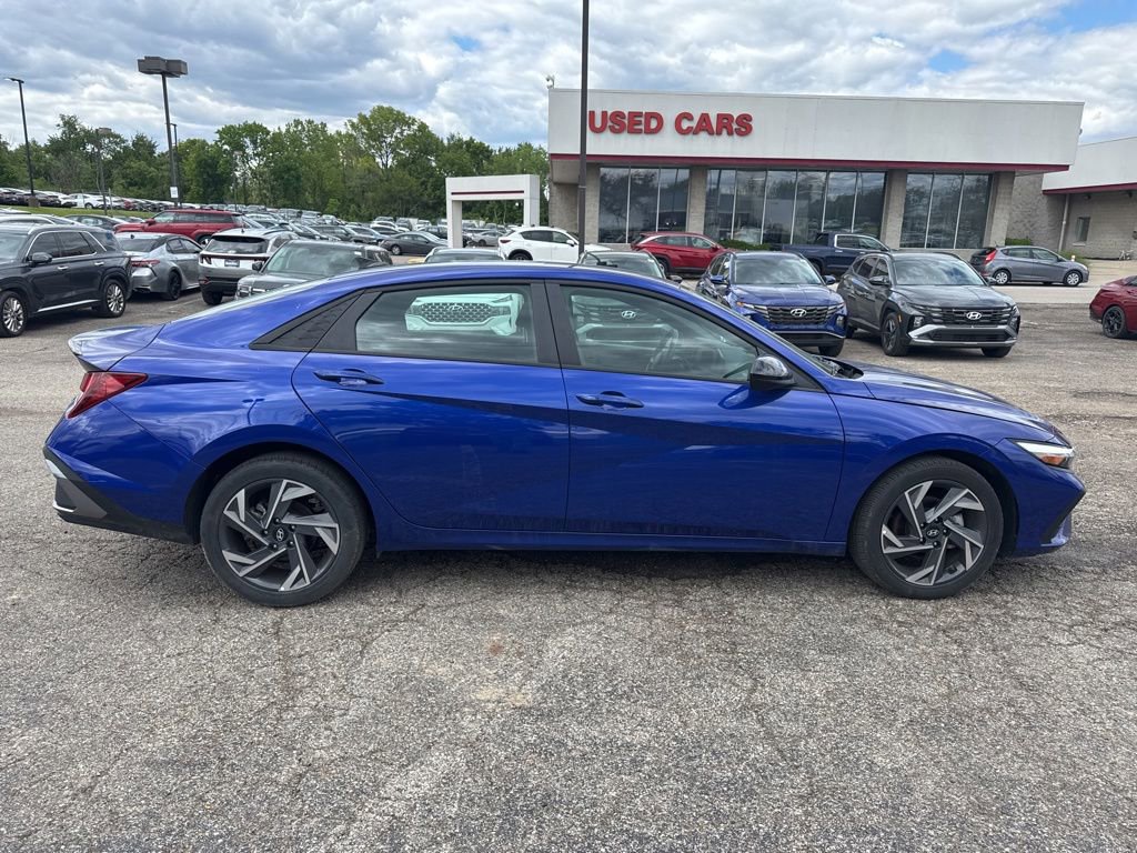 Used 2025 Hyundai Elantra Sport FWD image 6