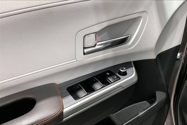 Used 2022 Toyota Sienna XSE AWD/4WD image 44