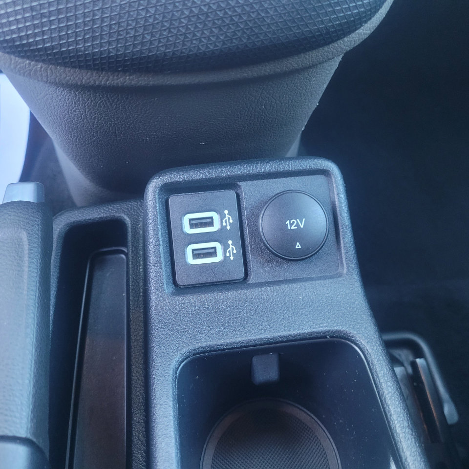 Used 2021 Ford Transit Connect XLT image 22