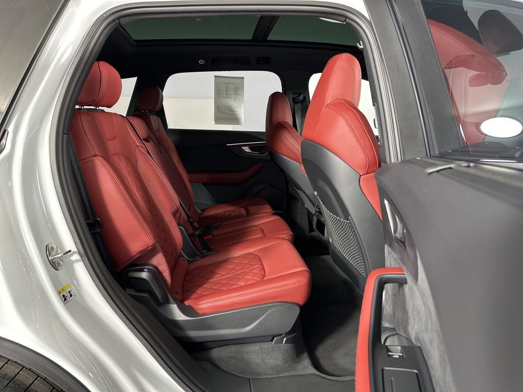 Used 2025 Audi SQ7 Prestige AWD/4WD image 37