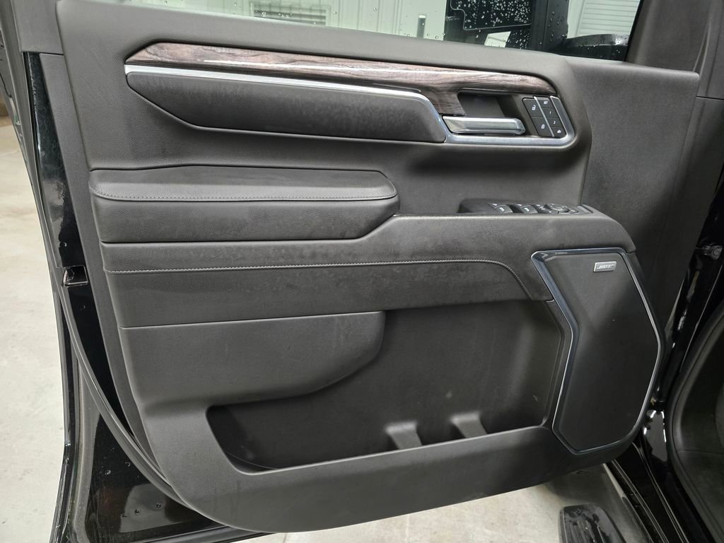 Used 2024 Chevrolet Silverado 2500 LTZ w/ LTZ Plus Package AWD/4WD image 19