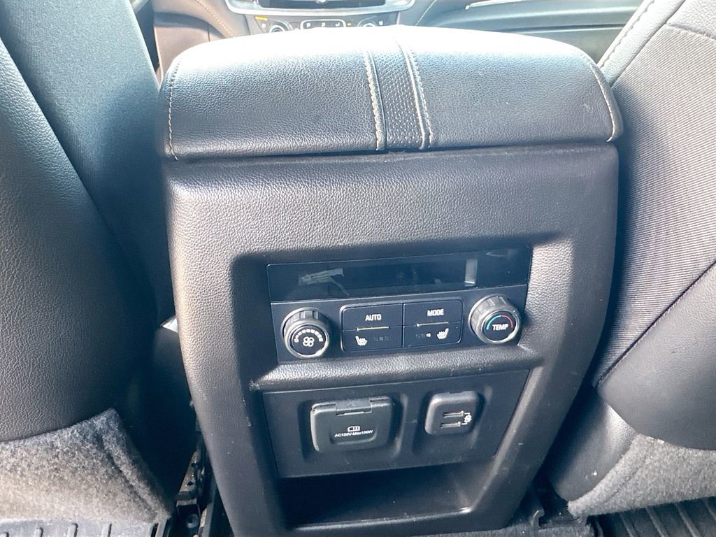 Used 2022 Chevrolet Traverse Premier w/ Redline Edition image 22