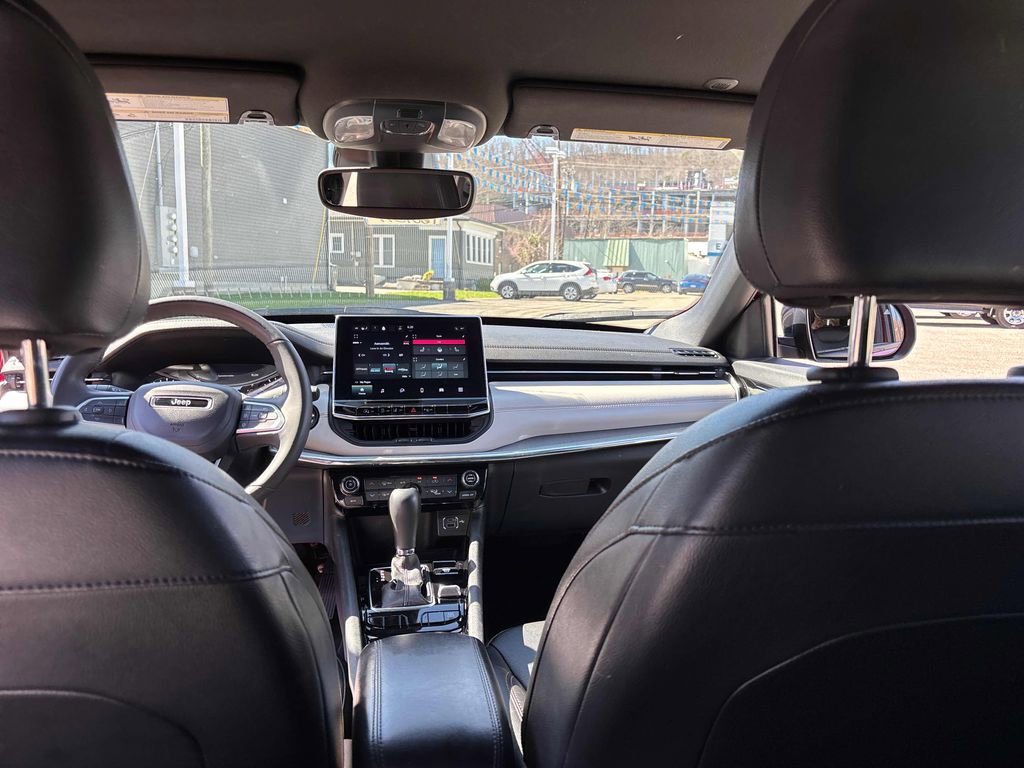 Used 2024 Jeep Compass Limited image 26