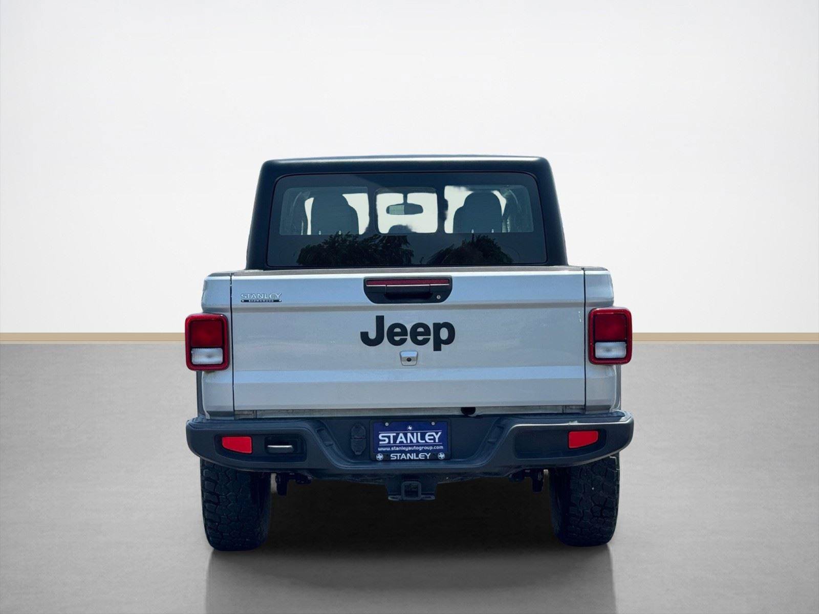 Used 2023 Jeep Gladiator Sport w/ Trailer Tow Package AWD/4WD image 7