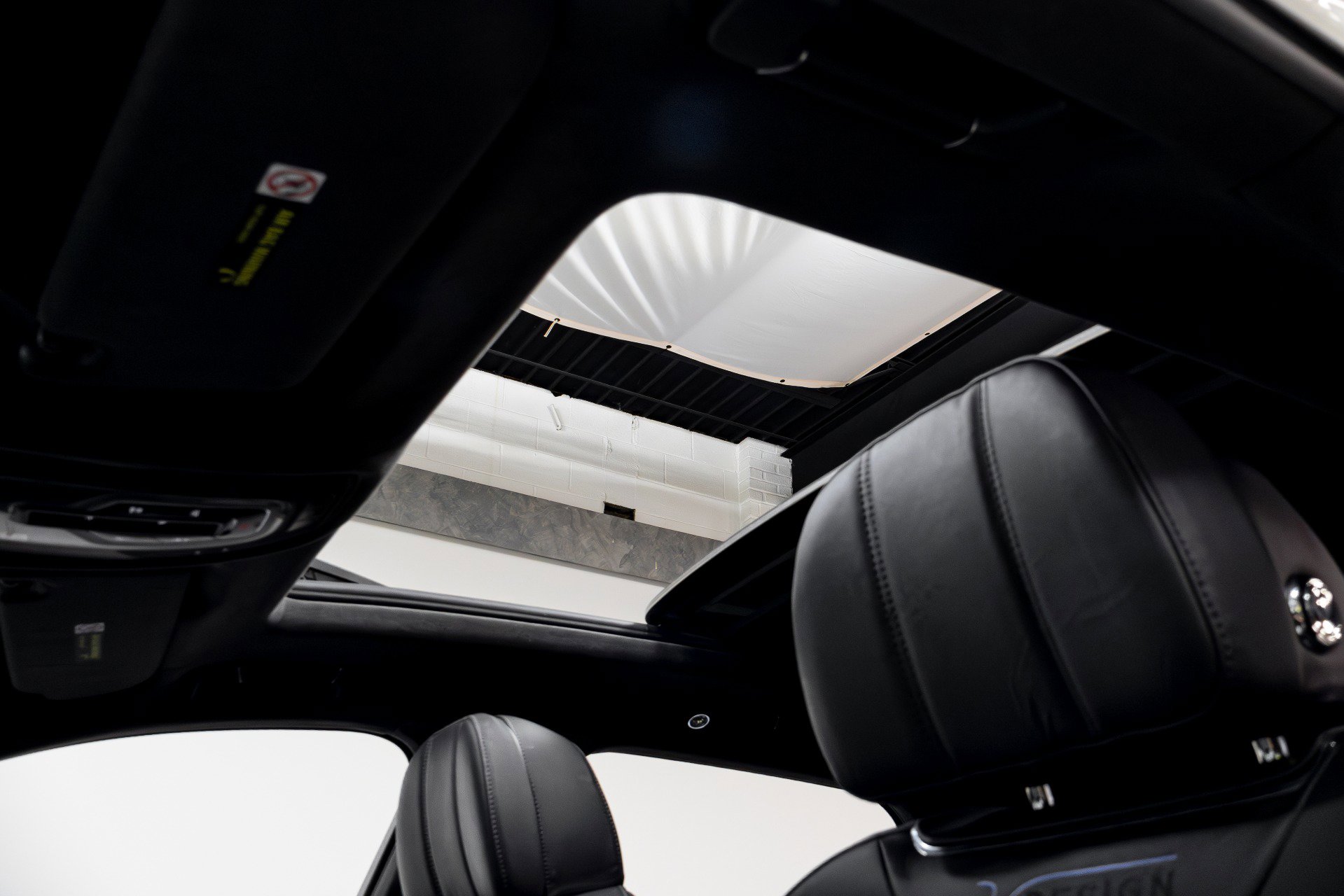 Used 2020 Bentley Bentayga Design Series image 33