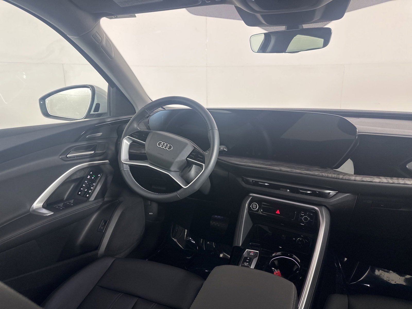 Certified 2025 Audi Q5 2.0T Premium Plus w/ Premium Plus image 15