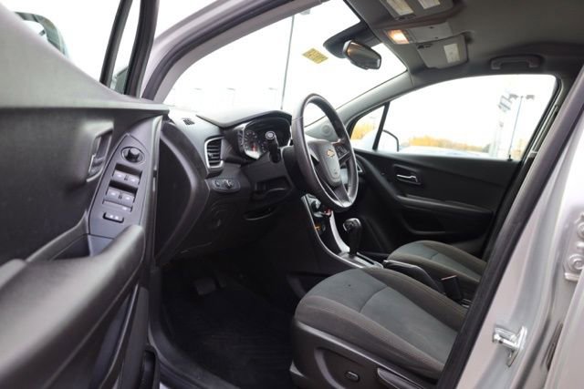 Used 2018 Chevrolet Trax LS image 9