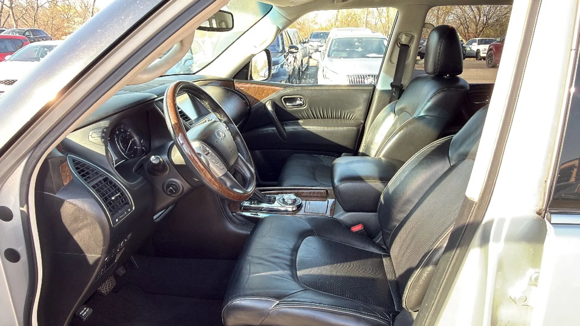 Used 2015 INFINITI QX80 4WD w/ Driver's Assistance Package image 6