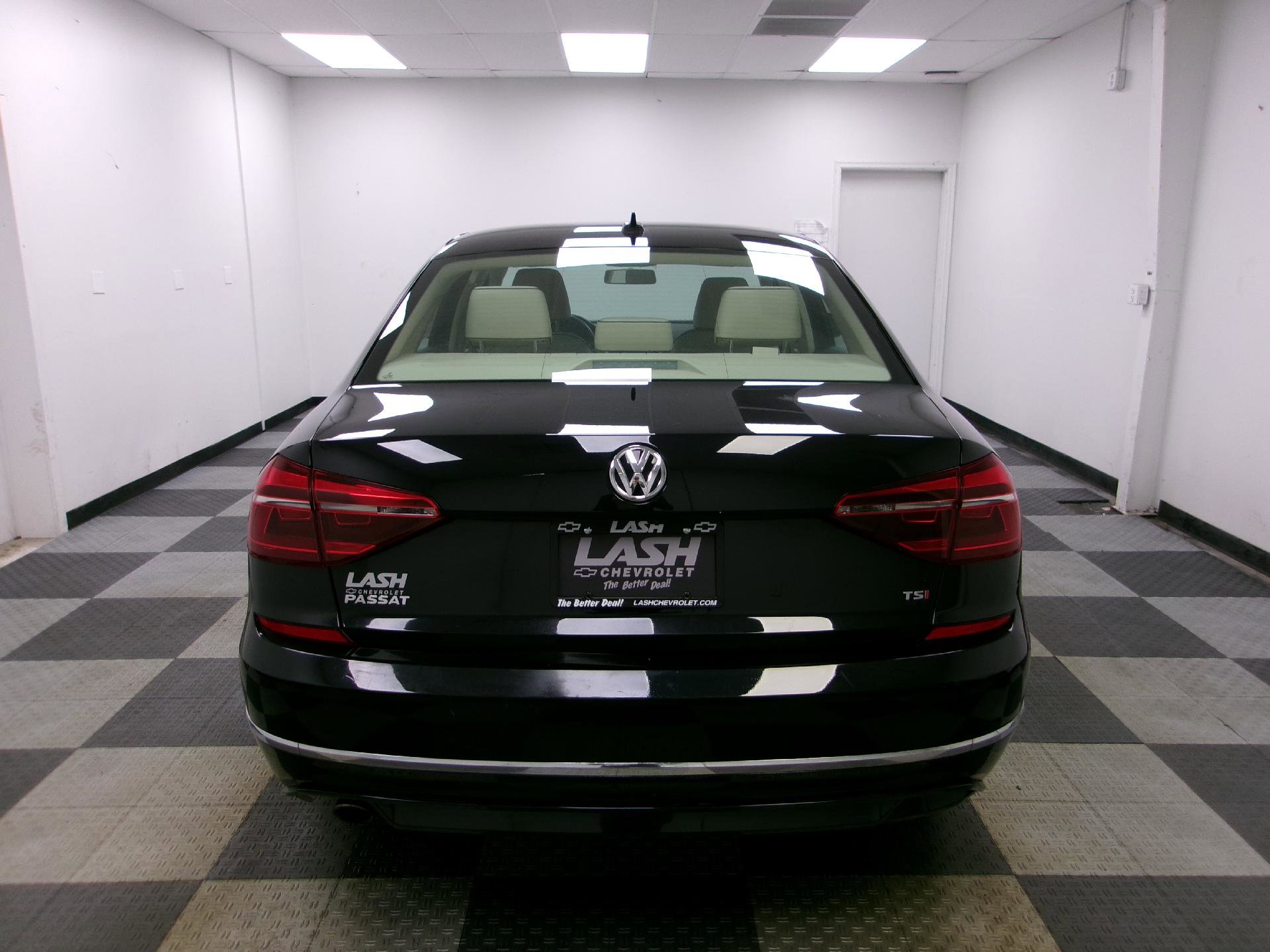 Used 2018 Volkswagen Passat 2.0T S image 12