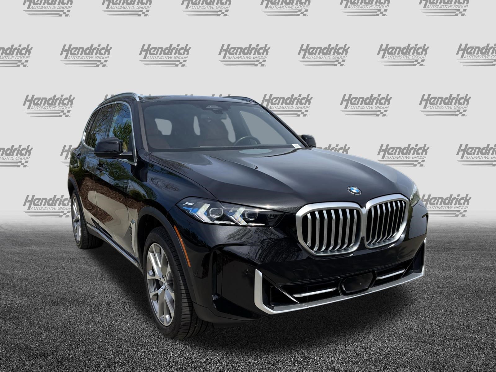 Certified 2024 BMW X5 sDrive40i w/ Premium Package image 2