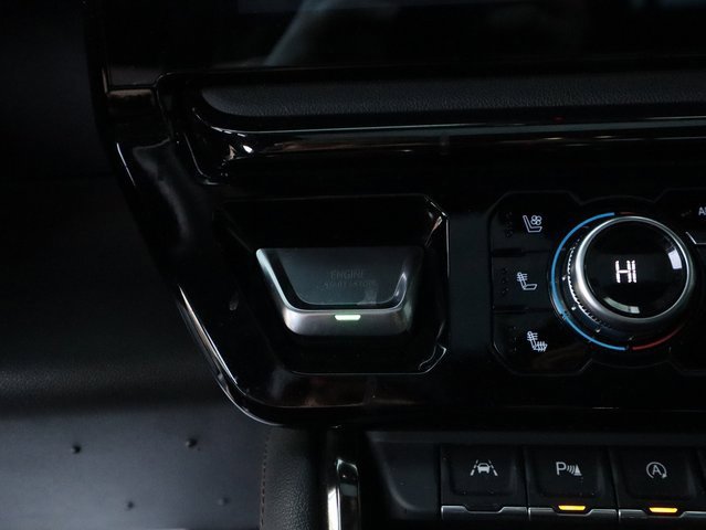 Used 2024 GMC Sierra 1500 AT4 w/ Technology Package image 39