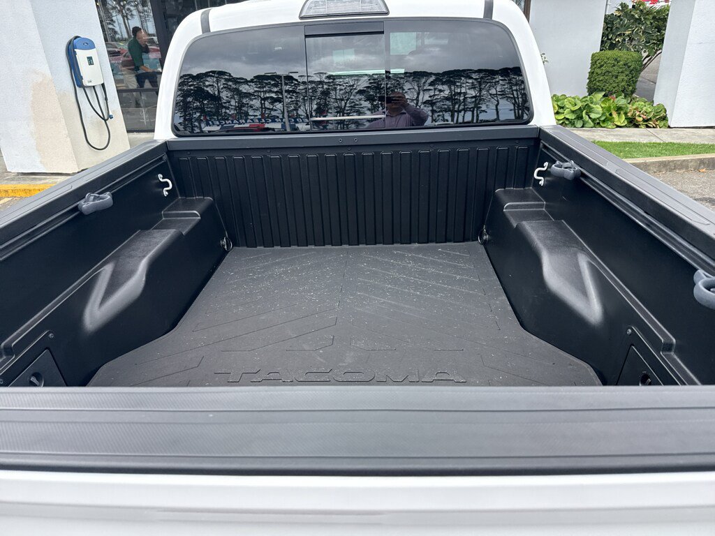 Used 2018 Toyota Tacoma TRD Pro AWD/4WD image 6