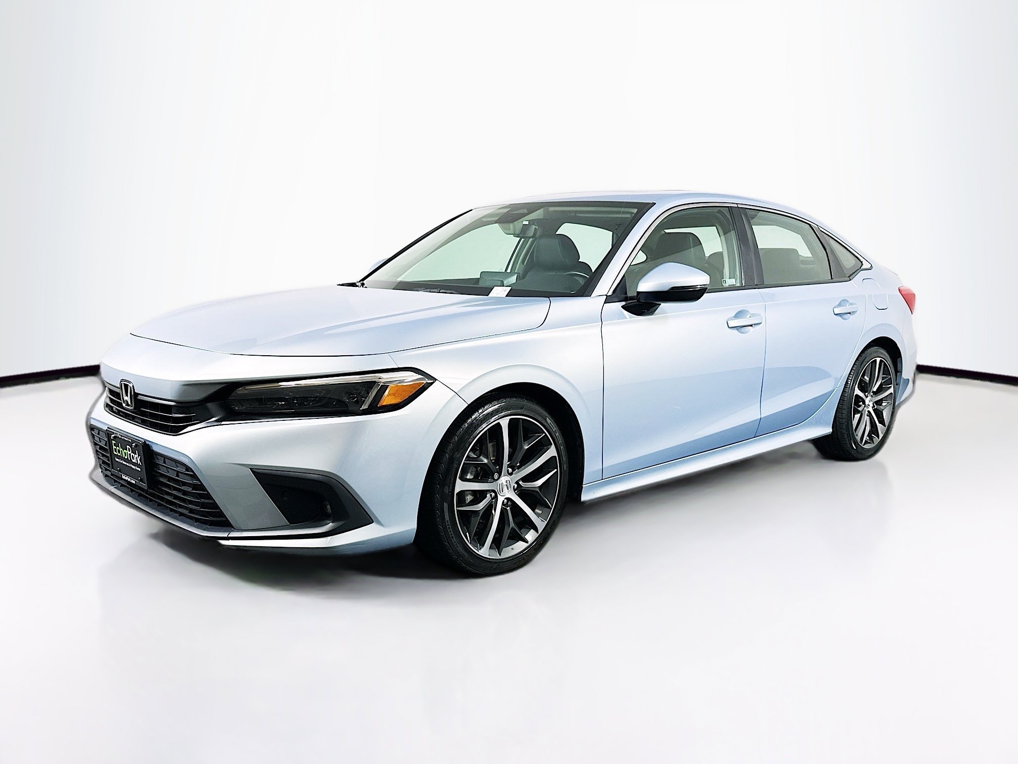 Used 2023 Honda Civic Touring image 3