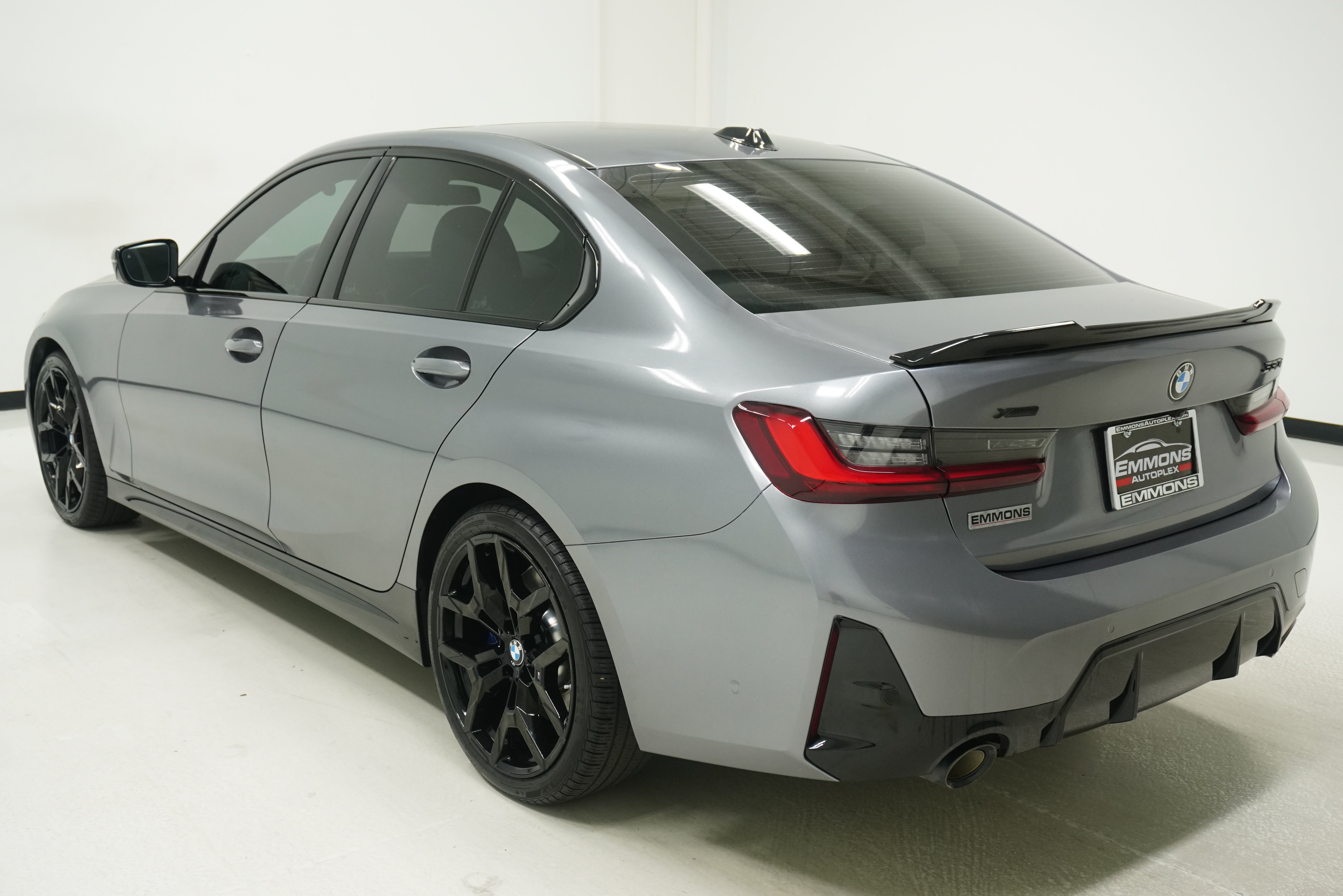 Used 2025 BMW 330i xDrive Sedan w/ M Sport Package AWD/4WD image 6