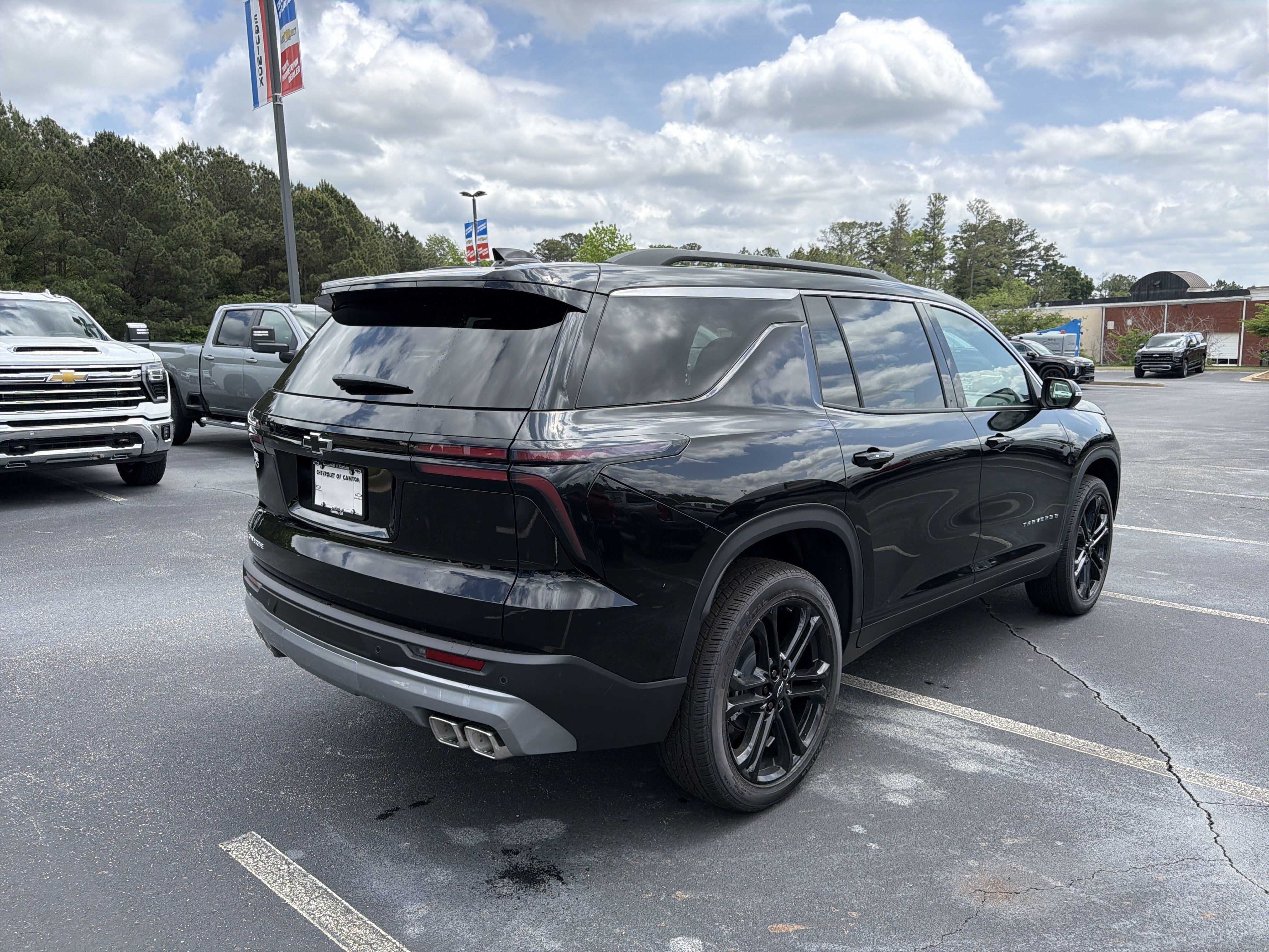 New 2026 Chevrolet Traverse LT w/ LPO, Floor Liner Package FWD image 5
