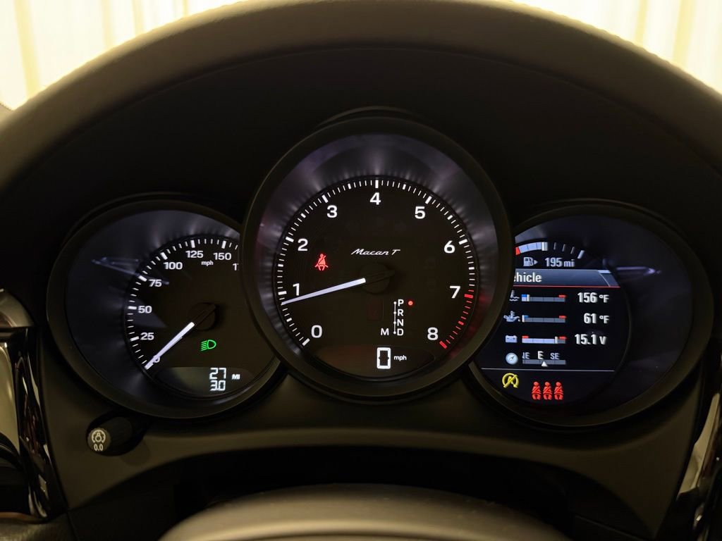 Certified 2026 Porsche Macan Turbo AWD/4WD image 18