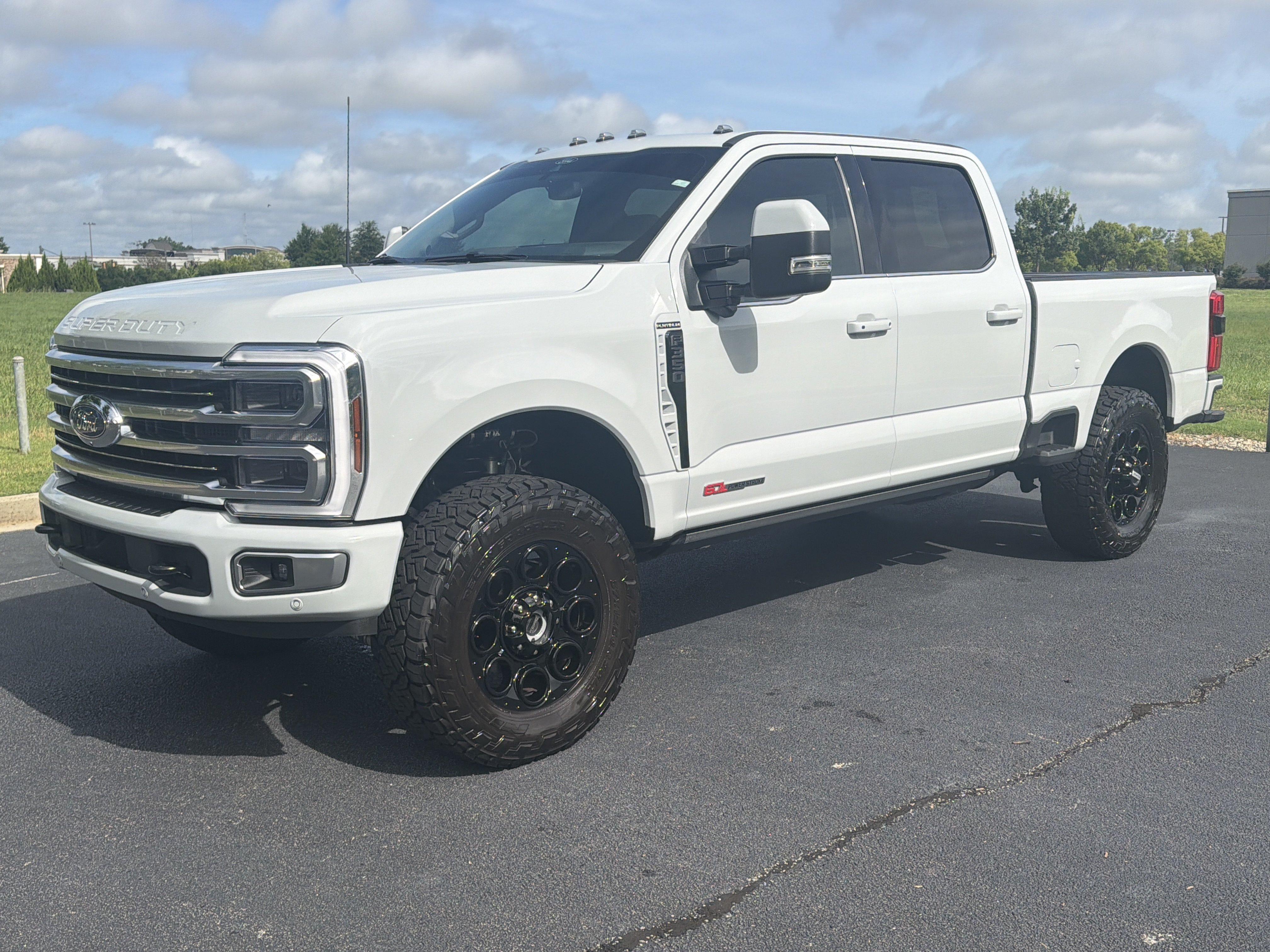 Used 2026 Ford F350 Platinum w/ Platinum Plus Package AWD/4WD image 5