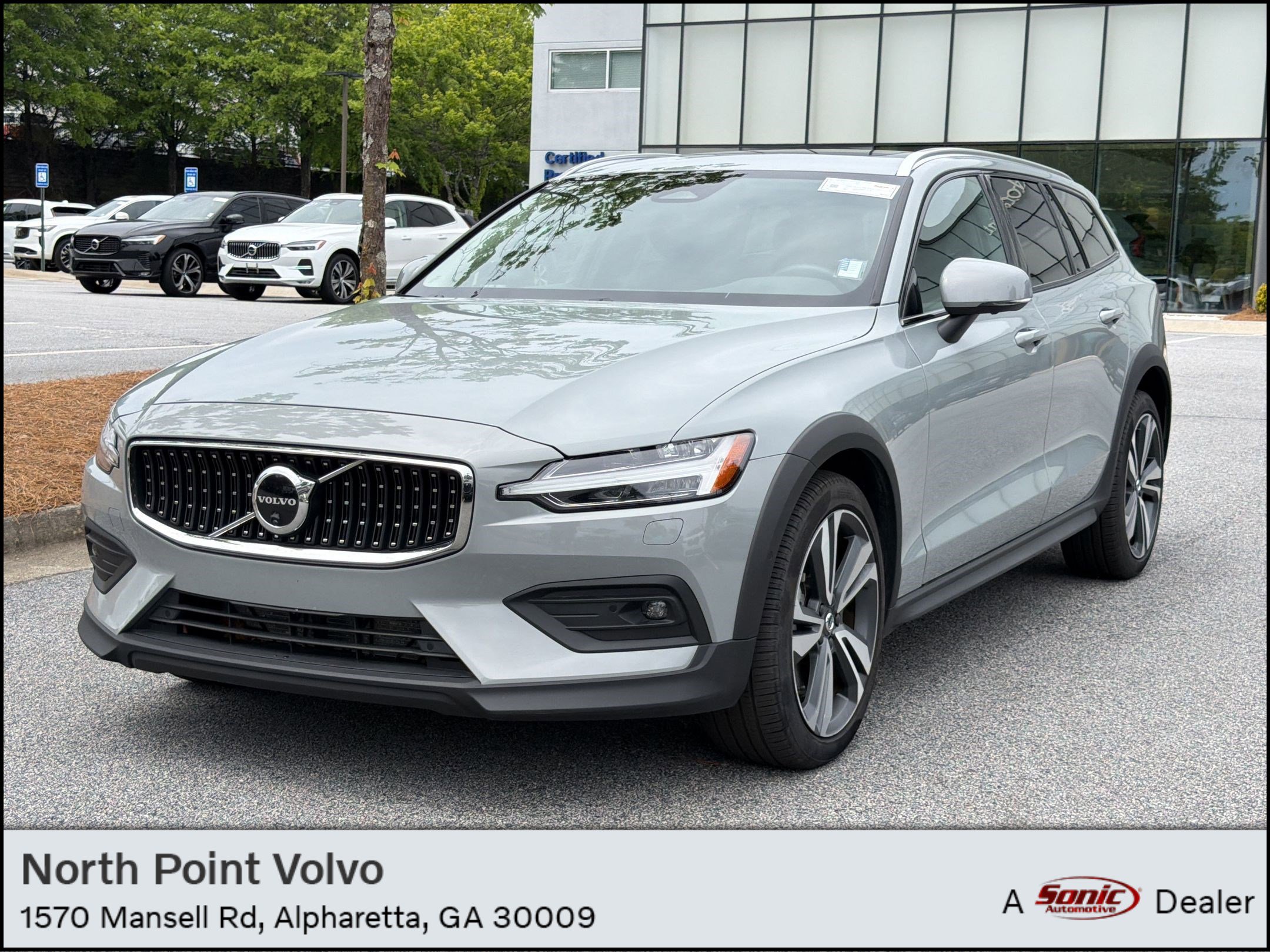 Used 2025 Volvo V60 B5 Cross Country Plus