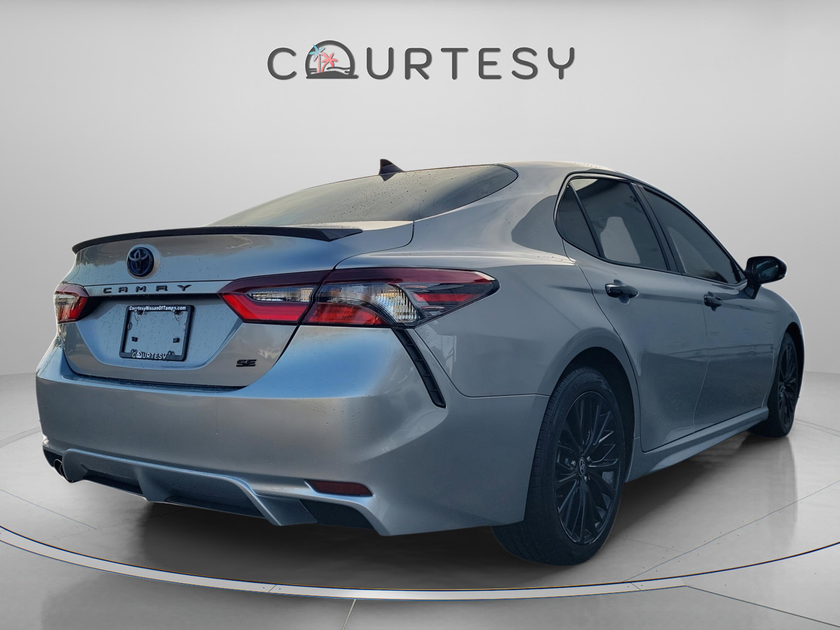 Used 2022 Toyota Camry SE image 6