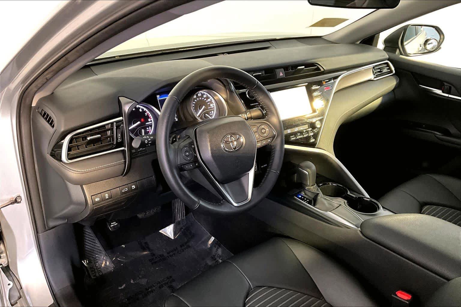 Used 2018 Toyota Camry FWD image 18